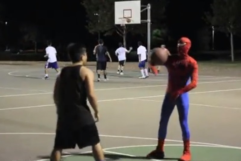 Ο Spiderman του μπάσκετ ξαναχτυπά! (video)