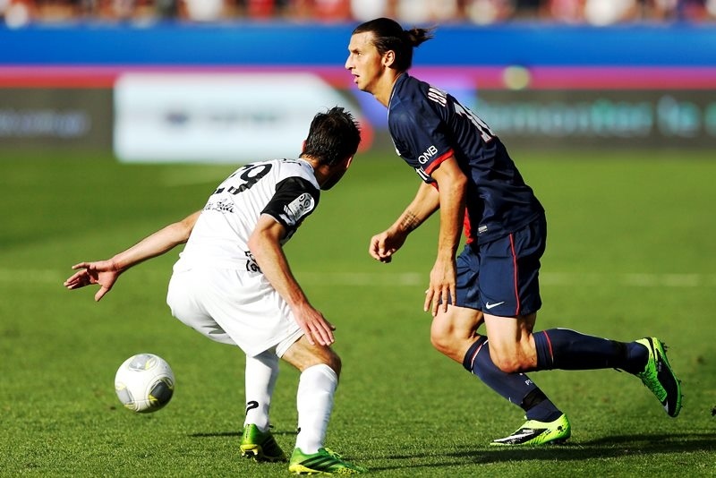 Με το ζόρι η Παρί (videos)