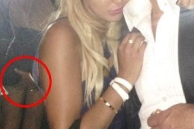 Ποιος παντρεμένος τραγουδιστής έβαλε χέρι σε θαυμάστρια;