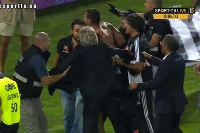 Μπενφίκα: Γλίτωσε… οπαδό από την αστυνομία ο Ζέσους! (video)