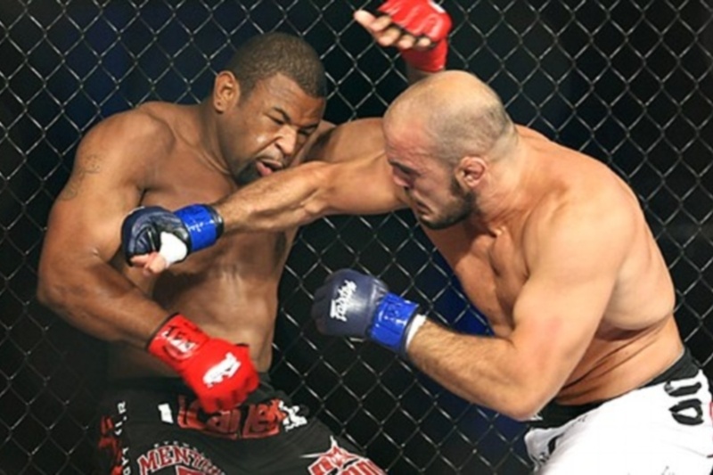 MMA: Ανατριχιαστικός τραυματισμός στο πόδι (video)