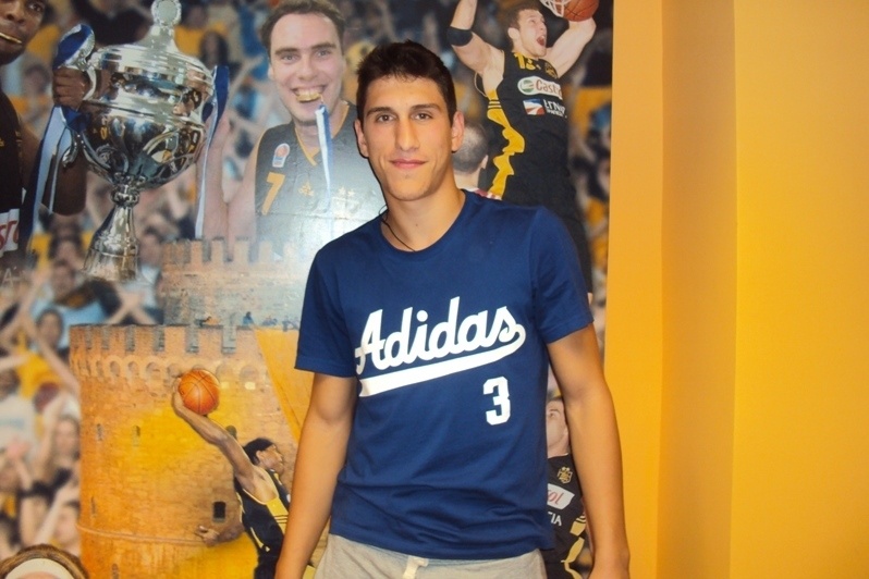 Άρης: Λαρεντζάκης... τριετίας! (photos)