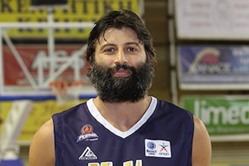 Καλλινικίδης «Στην άκρη το θέαμα»