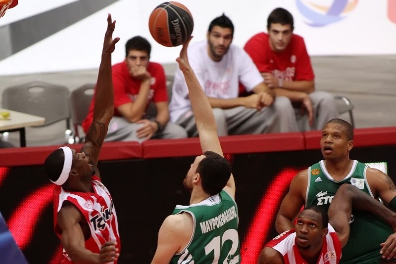 Ολυμπιακός: Περηφανεύεται για το μπλοκ του ο Πέτγουεϊ (photo)