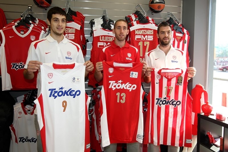 Ολυμπιακός: Οι νέες φανέλες (video+photos)