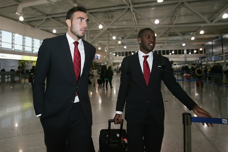 Ολυμπιακός: Η αναχώρηση για Λισαβόνα (photos)