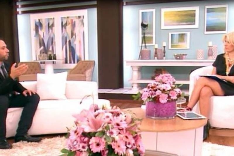 To φλερτ του γιατρού στην Ελένη Μενεγάκη