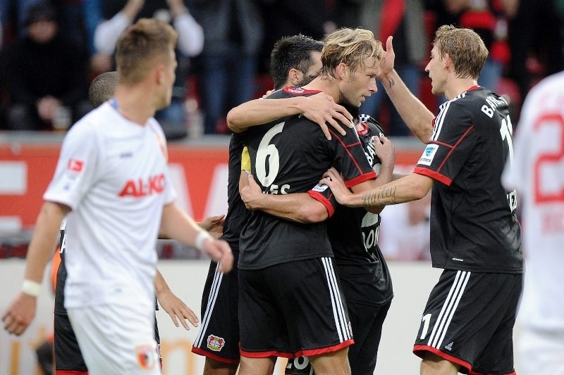 Από κοντά η Λεβερκούζεν (videos)