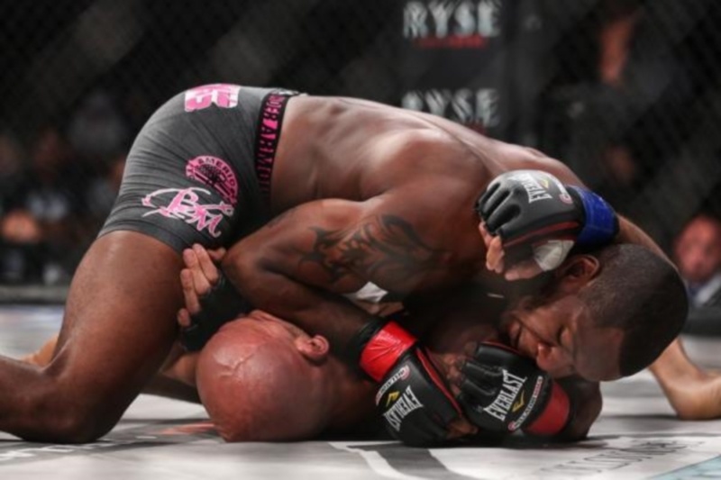 Bellator 105: Στον τελικό Brooks και Sarnavskiy (GIFs+video)
