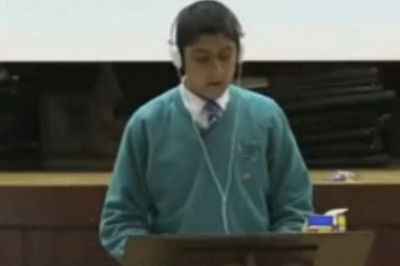 16χρονος με τραυλισμό κατάφερε να μιλήσει προκαλώντας συγκίνηση! (βίντεο)