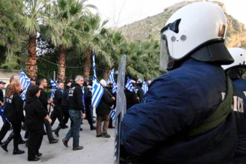 Προσαγωγές μελών της Χρυσής Αυγής στην Κατερίνη