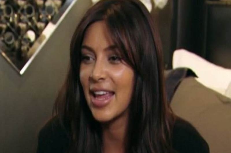 Kim Kardashian: «Το πρώτο πράγμα που έκανα μόλις γέννησα ήταν να δω το αιδοίο μου»