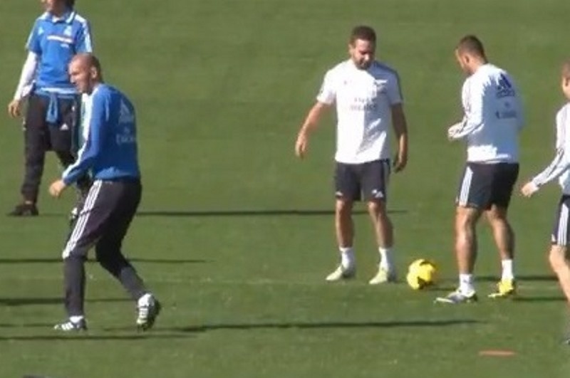 Ρεάλ Μαδρίτης: «Ξεφτίλισε» τον Ζιντάν ο Αλόνσο (photos+video)