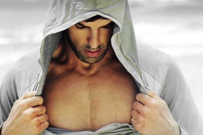 Οι γυναίκες βλέπουν το ανδρικό στήθος όπως οι άνδρες το γυναικείο