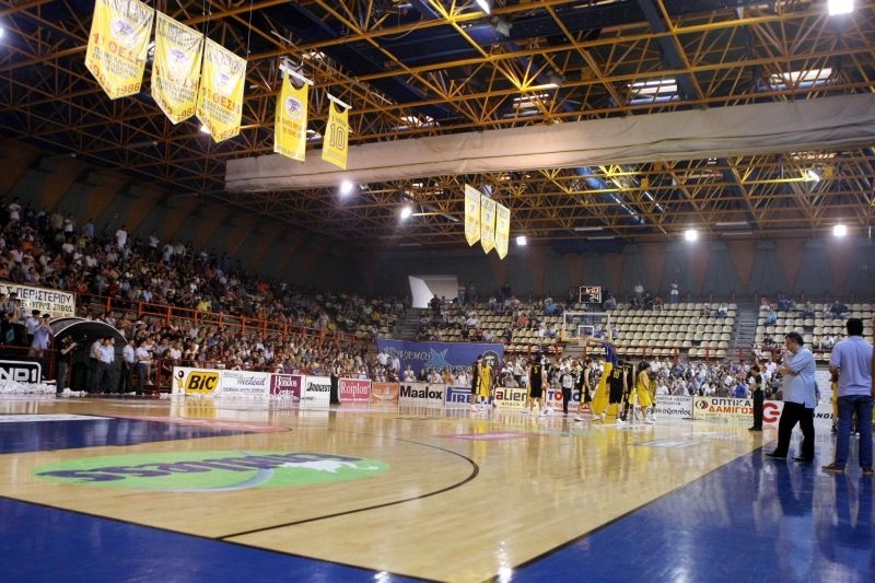 Ξυλοκόπησαν Αστυνομικούς (;) στο Περιστέρι!