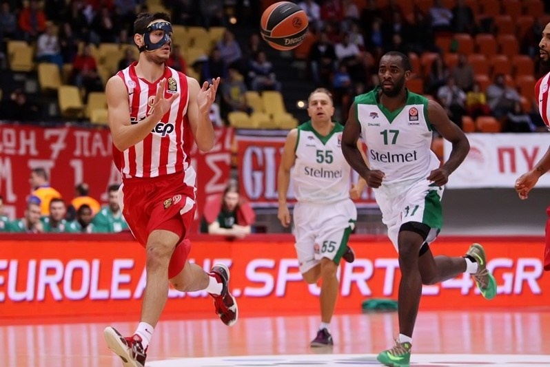 Ολυμπιακός: Ο... μασκοφόρος Παπαπέτρου (photos)