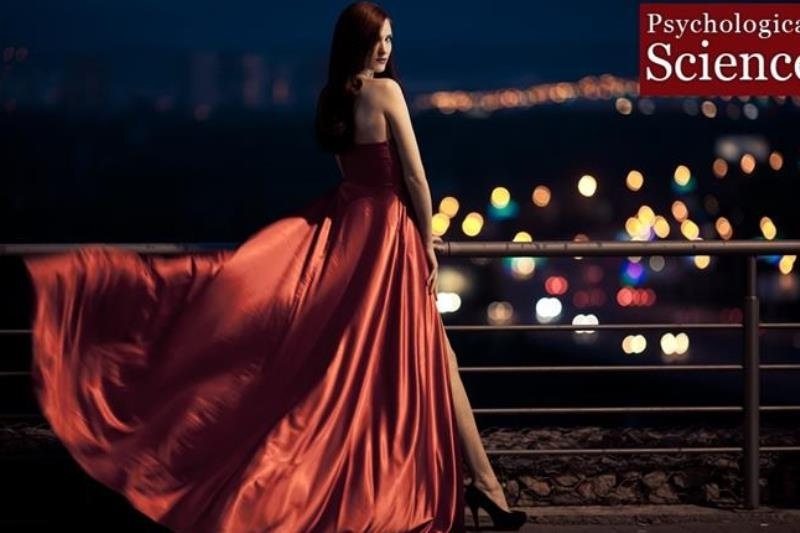 Οι γυναίκες που ντύνονται στα κόκκινα έχουν… πονηρούς σκοπούς
