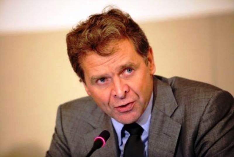 Τόμσεν: Η Ελλάδα θα χρειασθεί νέα μέτρα