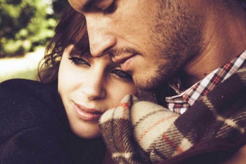 Ζώδια: Σημάδια ότι της αρέσετε!