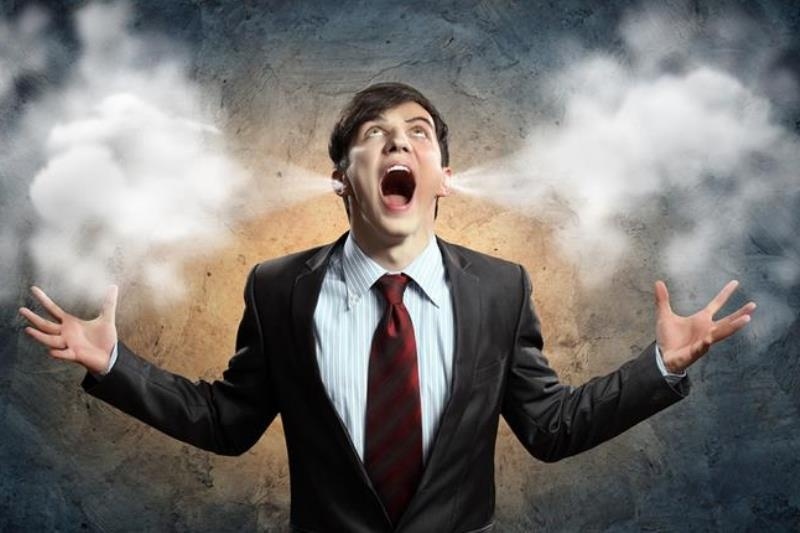 To top 10 των καταστάσεων που μας κάνουν έξαλλους!