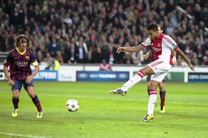 Ζωντανός ο Άγιαξ, 2-1 την Μπαρτσελόνα (video)