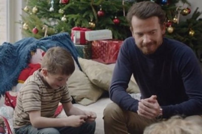 Ο εφιάλτης των Χριστουγέννων; Το πιο... απογοητευτικό σποτ των φετινών γιορτών