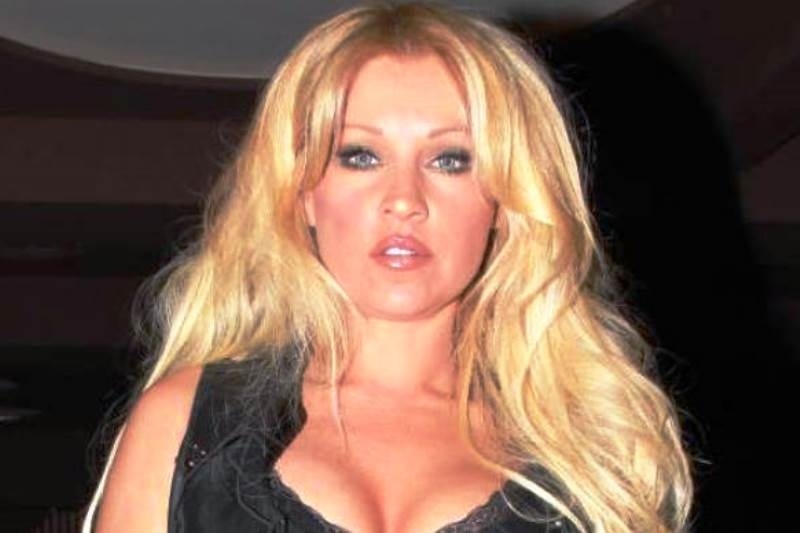 Χαμός στο facebook με τις δηλώσεις της Σαμπρίνας για τον Νότη Σφακιανάκη