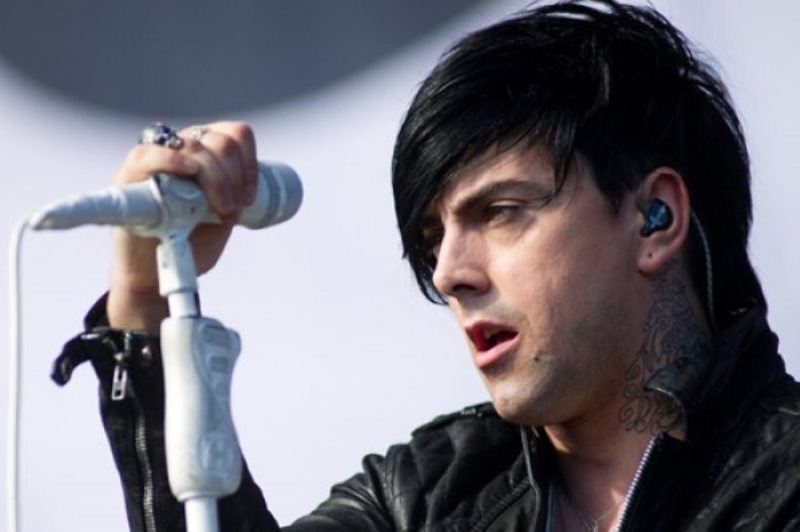 Διάσημος ροκ σταρ κακοποιούσε μικρά παιδιά!