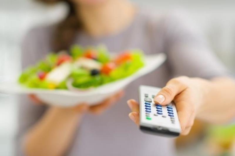 Πώς οι εκπομπές μαγειρικής μας... παχαίνουν