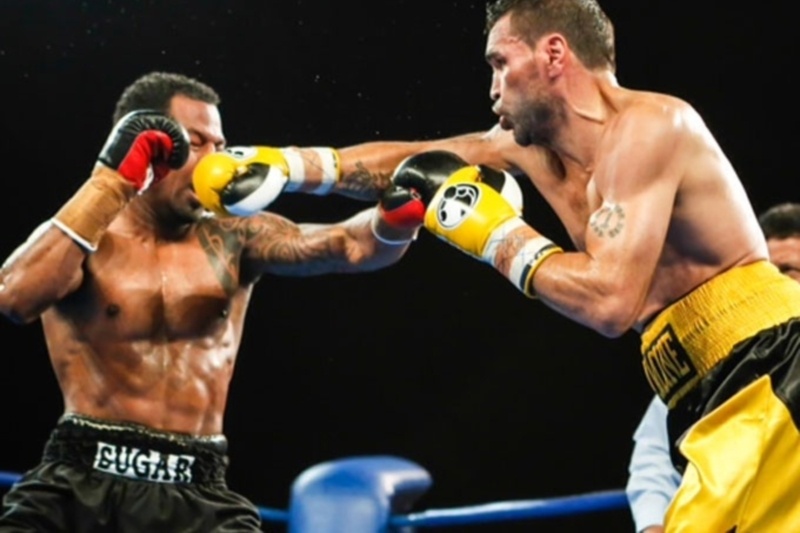 Μποξ: Καθυστερημένη ήττα για Mosley (video)