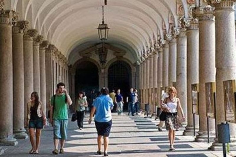 Σάλος στην Ιταλία με τους εύπορους φοιτητές που παίρνουν επιδόματα φτώχειας!