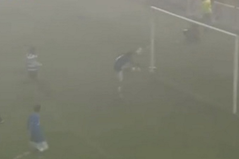 Ρουμανία: Αυτογκόλ με το χέρι στην ομίχλη (video)