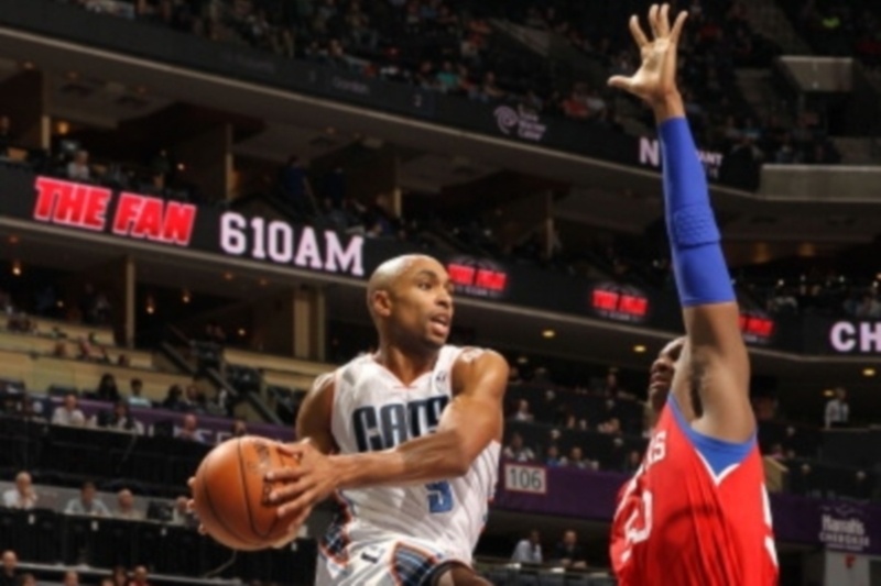 Σάρλοτ Μπόμπκατς: Εύκολα τους «Σίξερς» (video)