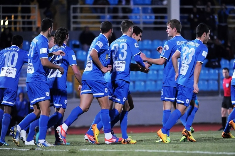 Φιλί ζωής από Ντε Βινσέντι! (video)