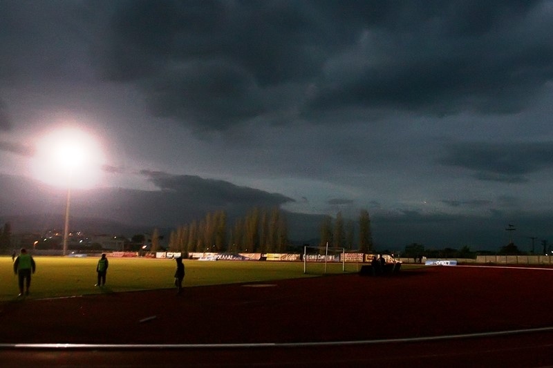 Έσβησαν οι προβολείς στα Μέγαρα, διεκόπη το ματς Βύζας-Παναχαϊκή
