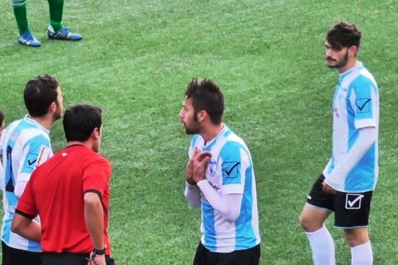 Ανακάλεσε την κόκκινη λόγω... λάθους