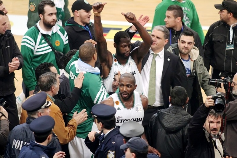 «Πράσινη» άμυνα, «ερυθρόλευκη»… θολούρα