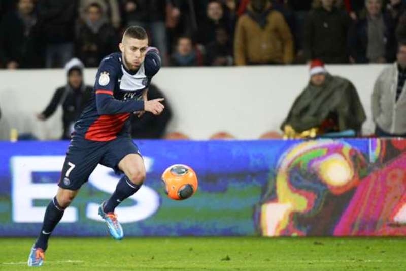 Μένει Παρίσι ο Μενέζ