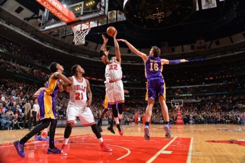 Σικάγο Μπουλς: Buzzer-beater του Γκίμπσον με Λέικερς (videos)