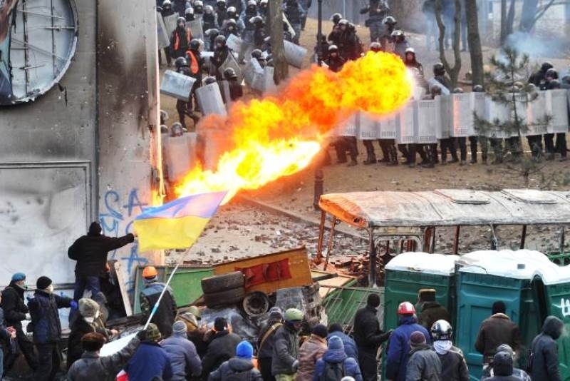 Φωτιά στο γήπεδο της Ντιναμό Κιέβου (video)