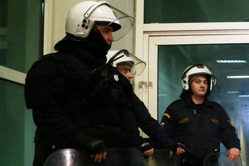 Συλλήψεις έξω από το ΟΑΚΑ