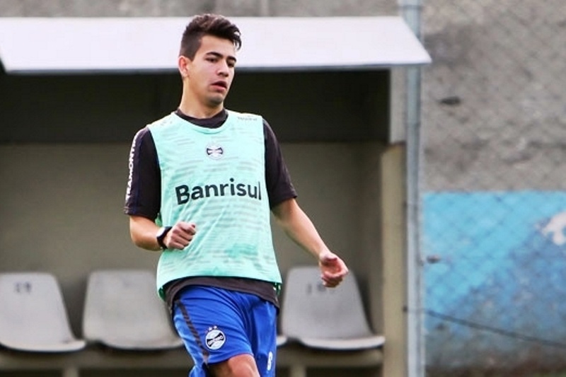 Σοκ στη Βραζιλία με όργιο ποδοσφαιριστή με 2 μοντέλα (Video)