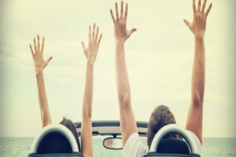 Tα 7 σημάδια που δείχνουν ότι έχει πάρει τη σχέση σας στα σοβαρά!