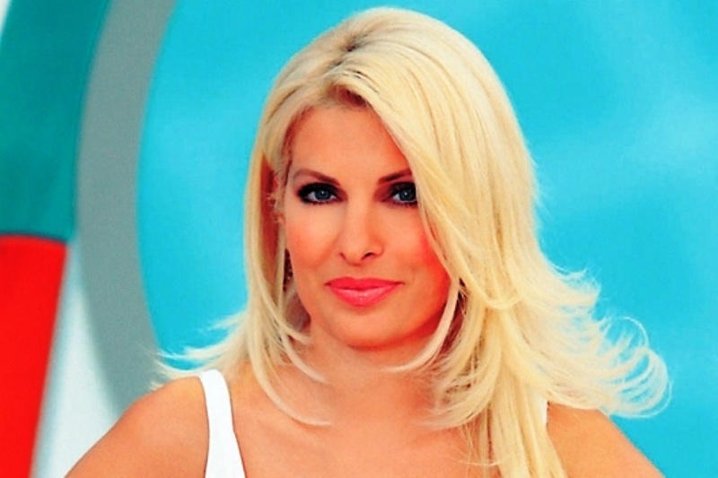 Η Ελένη Μενεγάκη και οι φωτογραφίες των… πρώην