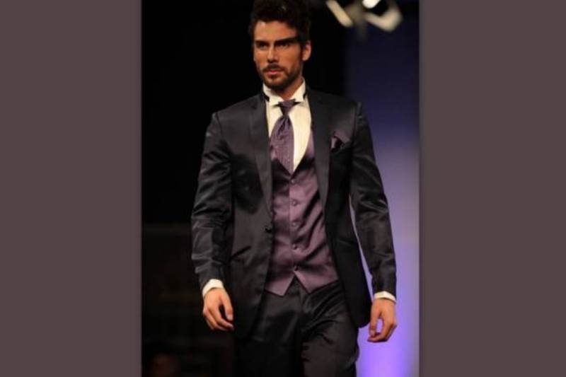 Τάσος Κυριακόπουλος: Το μοντέλο που «σαρώνει» τις διεθνείς πασαρέλες