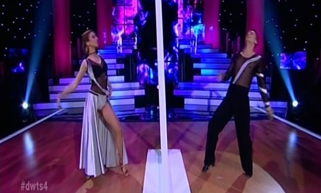 Dancing with the Stars: Εκλεψε την παράσταση η Κλέλια Πανταζή (Video)