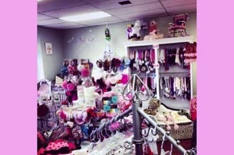 Ακόμα δεν έγινε μπαμπάς και κακομαθαίνει την κόρη του! (εικόνες)