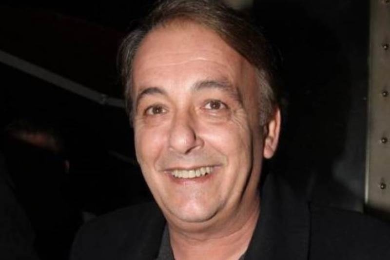 Ανδρέας Μικρούτσικος: Ελεύθερος και άνεργος δηλώνει στο facebook!