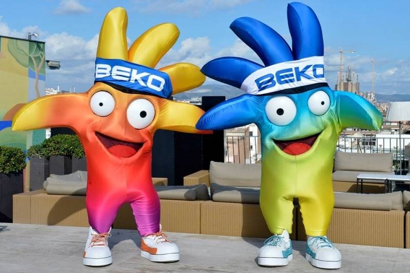 Παγκόσμιο Κύπελλο: Διπλή μασκότ (video+photos)