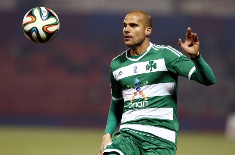 Ο Νάνο κοντά στους παλαιστές (photo)